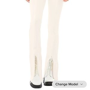 NWT alo Airbrush High-Waist Flutter Leggings in Ivory